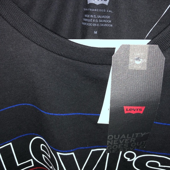 Levi T-Shirt - NEW - Picture 3 of 3